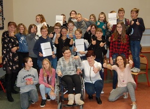 pamiątkowe zdjęcie uczestników warsztatów projektu ,,Randka z tolerancją"