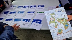 Mapa gry na tle piktogramów.