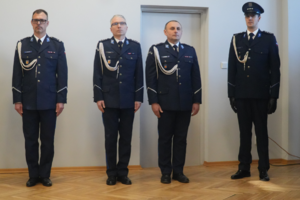 Komendanci wraz z dowódcą uroczystości.