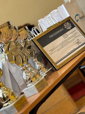 Puchary, nagrody i podziękowania.