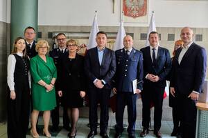Wspólne zdjęcie Komendantów oraz przedstawicieli władz samorządowych.