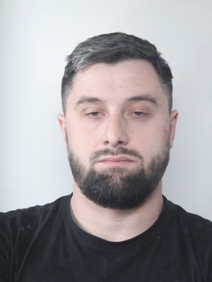 Wizerunek poszukiwanego mężczyzny.