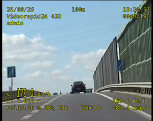 mercedes pędzący 179 km/h na ograniczeniu do 70 km/h